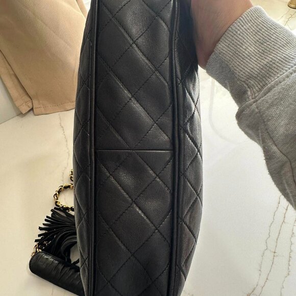 Chanel Vintage tassel camera bag with gold plated hardware in lambskin leather - Picture 11 of 16